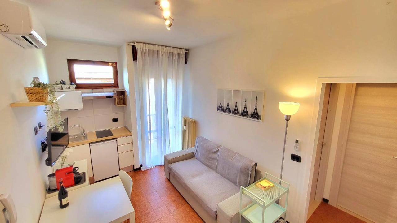 Appartamento Di Fronte All'Ospedale 摩德纳 外观 照片
